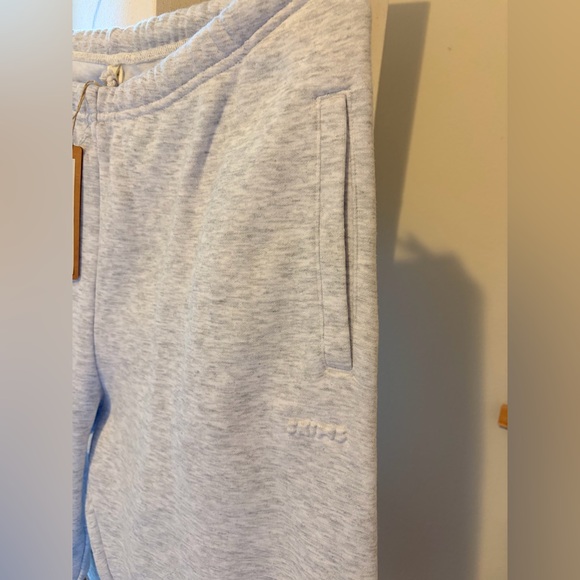 SKIMS Cotton Fleece Classic Jogger in Light Heather Grey; Size XS - Picture 7 of 8